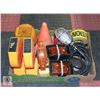 Image 1 : TRAY OF ASSORTED CONSTRUCTION WORK LIGHTS
