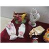 Image 2 : Shelf Décor : Ceramic Shoes, Hands, Poodles & More 
