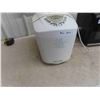 Image 3 : Sunbeam Microwave, Black and Decker Bread Maker 
