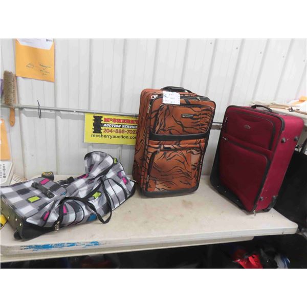 Tracker Duffle/Carry on, Suit Cases