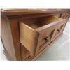 Image 6 : Dresser 31'' x 64'' x 19'' 