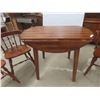 Image 2 : Table Drop Leaf 30'' H x 42'' Diam. & 4 Chairs 