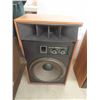 Image 7 : Set of Realistic Mach One Speakers 