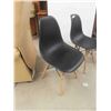 Image 2 : 4 Kitchen Chairs 