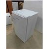 Image 2 : Fridgemaster Bar Fridge 33'' x 17 1/2'' x 19'' 
