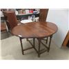 Image 1 : Oak Gate Leg Table with Barley Twist Legs 29'' x 42''