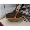 Image 2 : Bar Supplies: Cork Screw, Ice Buckets, Bar Menu 