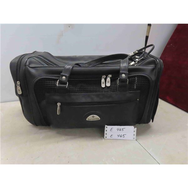 Pet Carrier 20'' x 10'' x 11'' H with Wheels 
