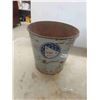 Image 3 : 2 North Star Pails 25lbs Grease & 5gal Oil 