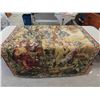 Image 2 : Tapestry Approx. 64'' x 53'' with Curtain Rod