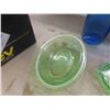 Image 7 : 2 Blue Glass Canisters, 2 Green Depression Glass Dishes,
