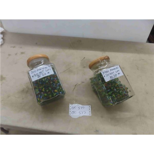 2 Containers with Approx. 895x Marbles 