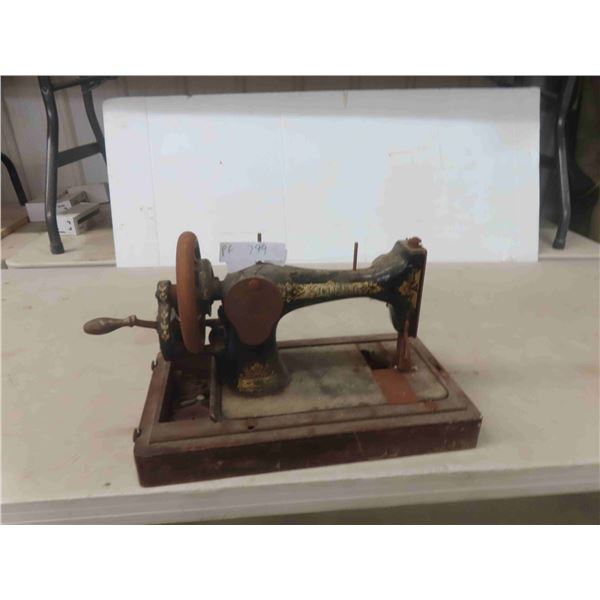 Singer Sewing Machine Rusty but Couldn’t Throw Away 