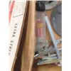 Image 3 : Black and Decker Router with Guide and Bits