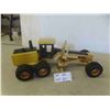 Image 1 : John Deere Model 772B Ertl Road Grader 22'' 
