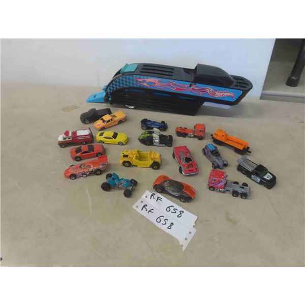 Hot Wheels Trailer Car Hauler 15'' L with 17 Hot