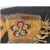 Image 2 : Late 1800s First Nations Cree Beaded Mitts, Thumb is Beaded