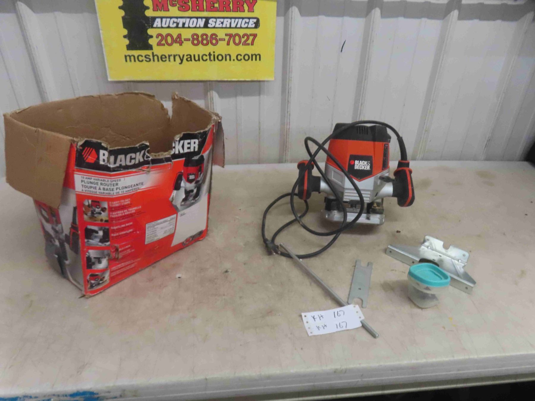 Black & Decker 10 Amp Plunge Router - McSherry Auction Service Ltd.