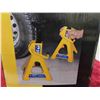 Image 3 : Power Fist 3 Ton Jack Stands Max Height 16 1/2'' Min Height 11''
