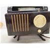 Image 10 : 2 Vintage Radios, Mitchell Fits Over Headboard 