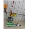 Image 1 : Mop Pail, 5 New Dusters