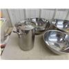 Image 2 : Stainless Mixing Bowls, Pots , Strainers 