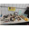Image 1 : Scrapers, Utility Knives, Sanding Spounges, 