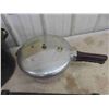 Image 2 : Pressure Pot, Meat Grinder, Canner, 