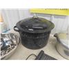 Image 4 : Pressure Pot, Meat Grinder, Canner, 