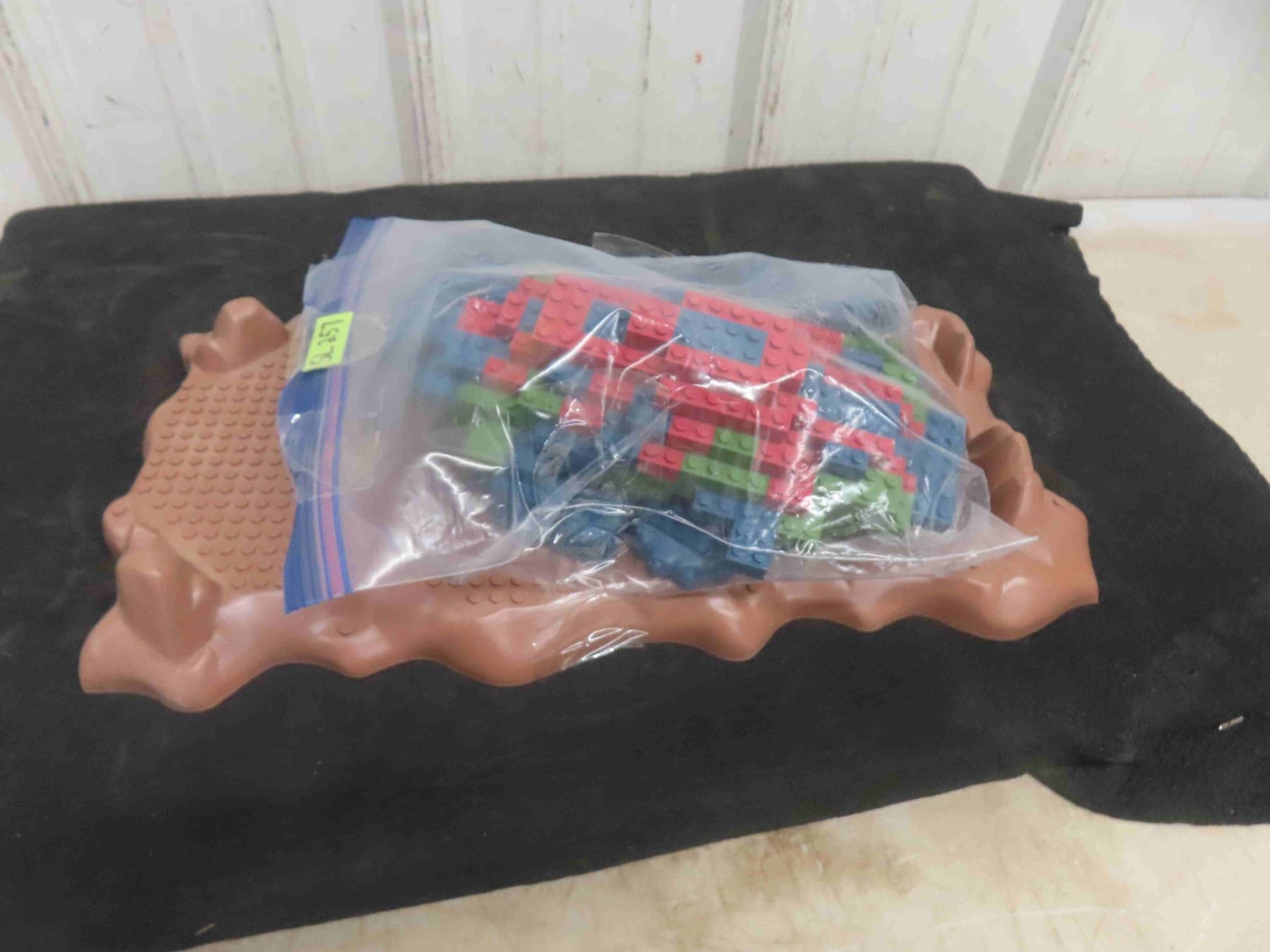 Ritvik Blocks Ritvik 1993 Rare Mega Blok Dino Blocks - McSherry Auction Service Ltd.