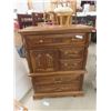 Image 2 : 3pce Bedroom Set : Dresser 50'' x 37'' x 19'' , 2 