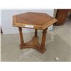 Image 1 : Stand 20'' H x 22'' Across 