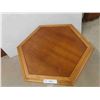 Image 2 : Stand 20'' H x 22'' Across 