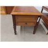 Image 2 : 2 End Tables (Don’t Match) 21'' x 21'' x 27'' & 22'' x 22'' x 26'' 