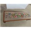 Image 3 : Bench / Ottoman 13'' x 48'' x 12'' 