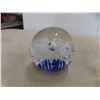 Image 2 : 5 Paper Weights : Murano & Others