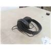 Image 3 : Beats Head Set with Case & Power Cord