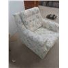 Image 2 : Living Room Arm Chair 