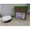 Image 1 : Vyzzle Robot Vacuum  - New or Store Return