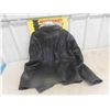 Image 5 : Eddy Bauer XXL Leather Jacket Nice Condition