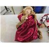 Image 8 : Christmas Décor: Wooden Manager, Santa Figurines, 
