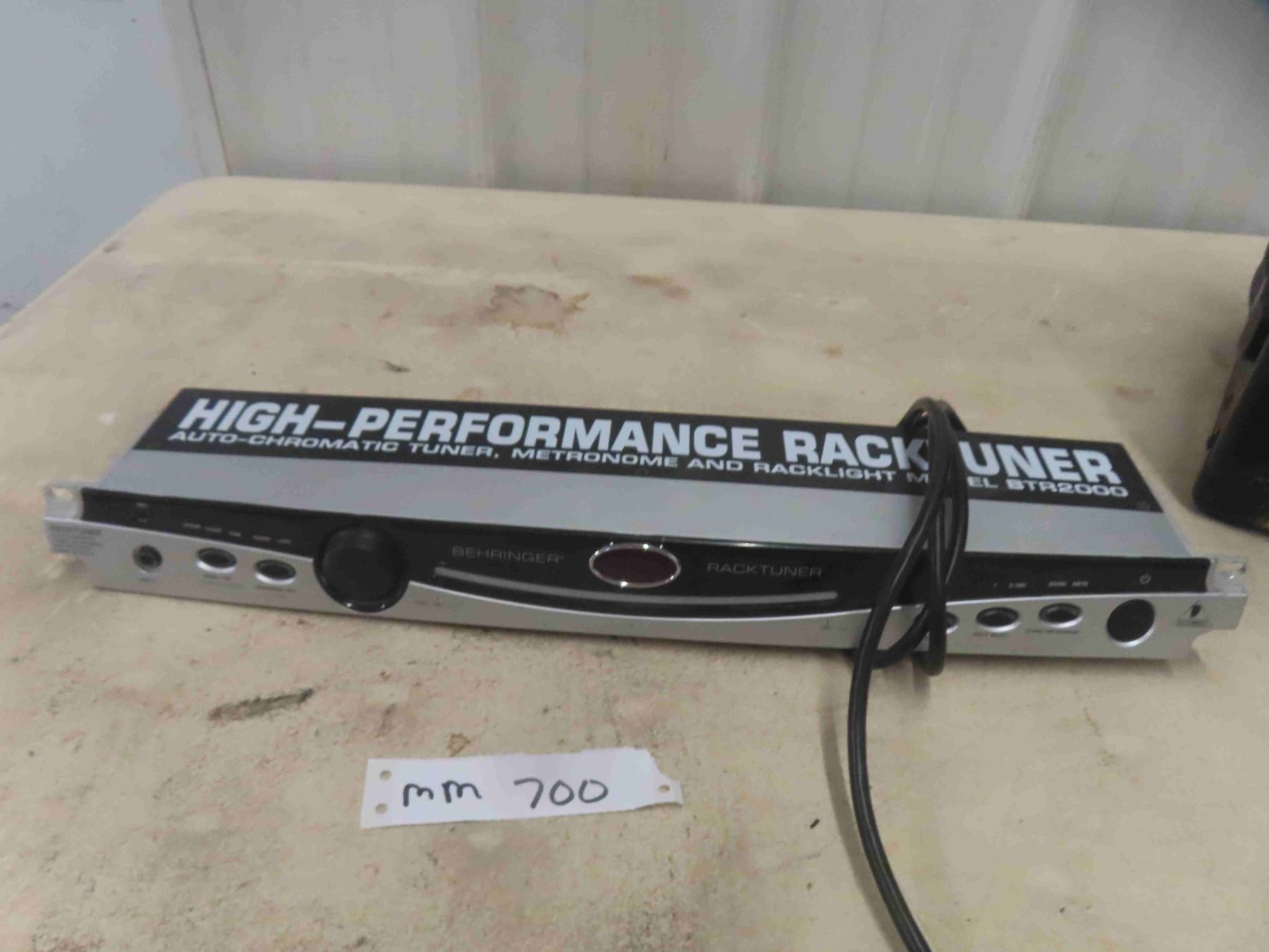 Behringer Rack Tuner Model 2000