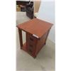 Image 2 : Oak Stand 24'' x 23'' x 18'' 