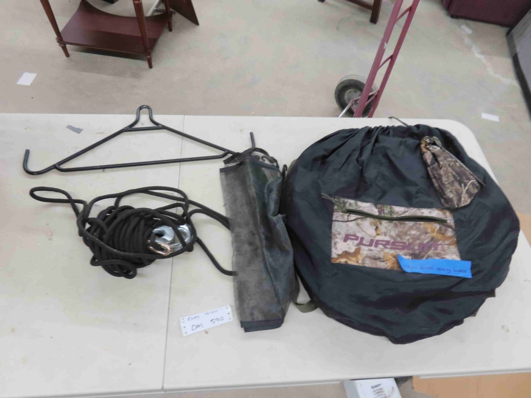 1 Man Hunting Blind Spring Loaded + Game Gambrel with