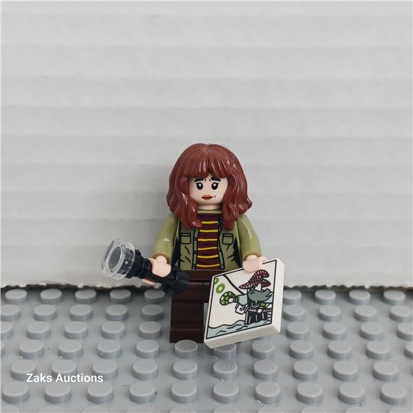 Joyce Byers, Stranger Things Minifigure