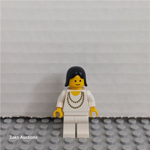 Necklace Gold - White Legs, Brown Female Hair Minifigure