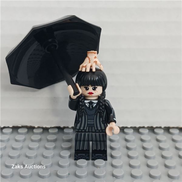 Wednesday Addams & Thing Minifigure