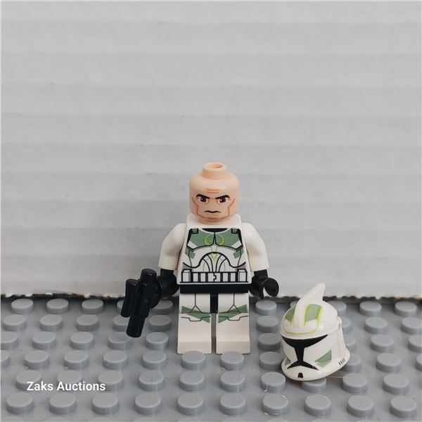 Clone Trooper, Horn Company (Phase 1) - Sand Green and Lime Markings, Large Eyes Minifigure