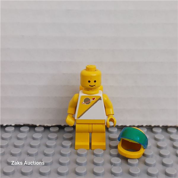 Futuron - Yellow Minifigure