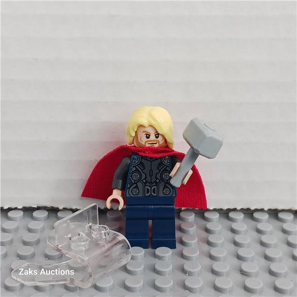 Thor - Spongy Cape, Dark Blue Legs Minifigure